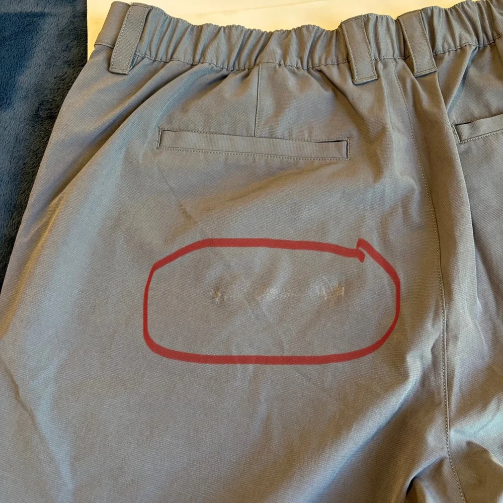 Banana‎ Republic Men's Grey Comfort Flat Front Short Size 38